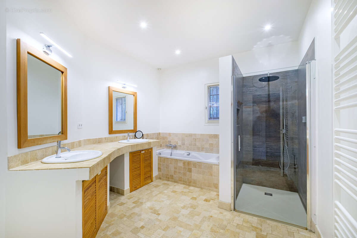 Maison à CURIS-AU-MONT-D'OR