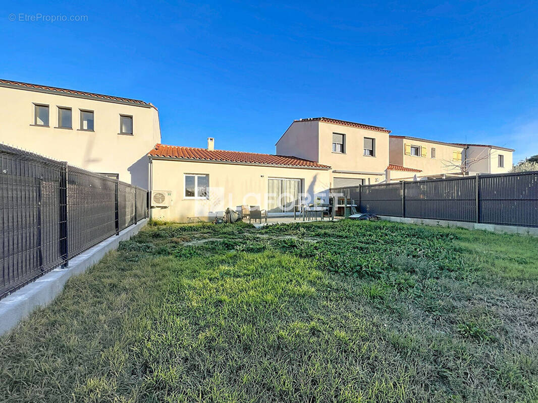 Maison à SAINT-GENIS-DES-FONTAINES