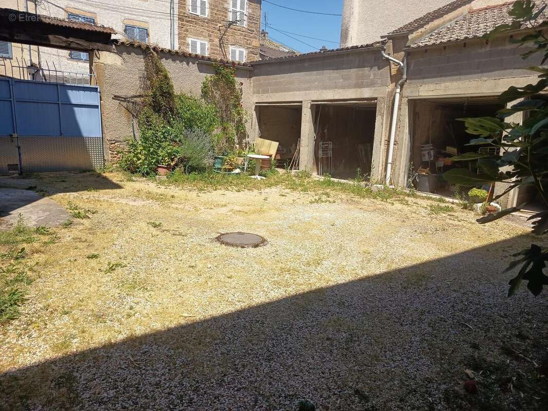 Maison 198 m² à Romaneche-Thorins  - photo 5