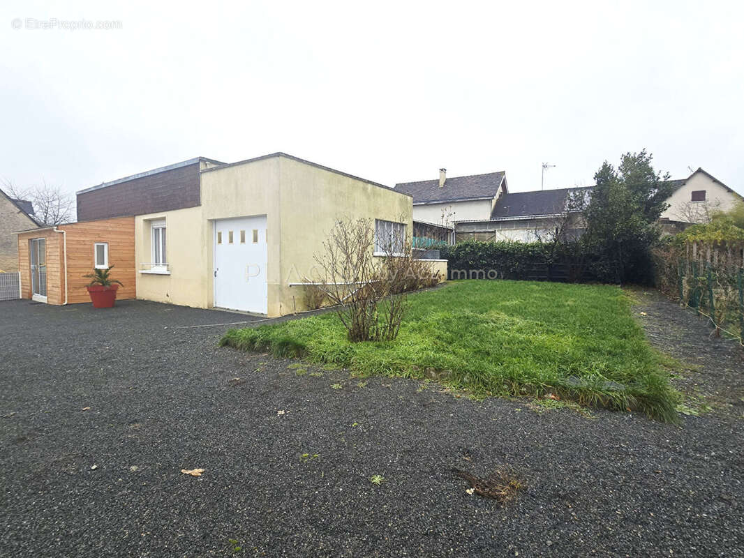 Maison à LOUE