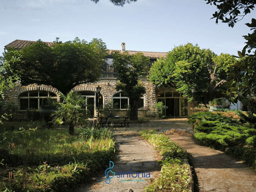 Maison à SAINT-PAUL-LES-FONTS