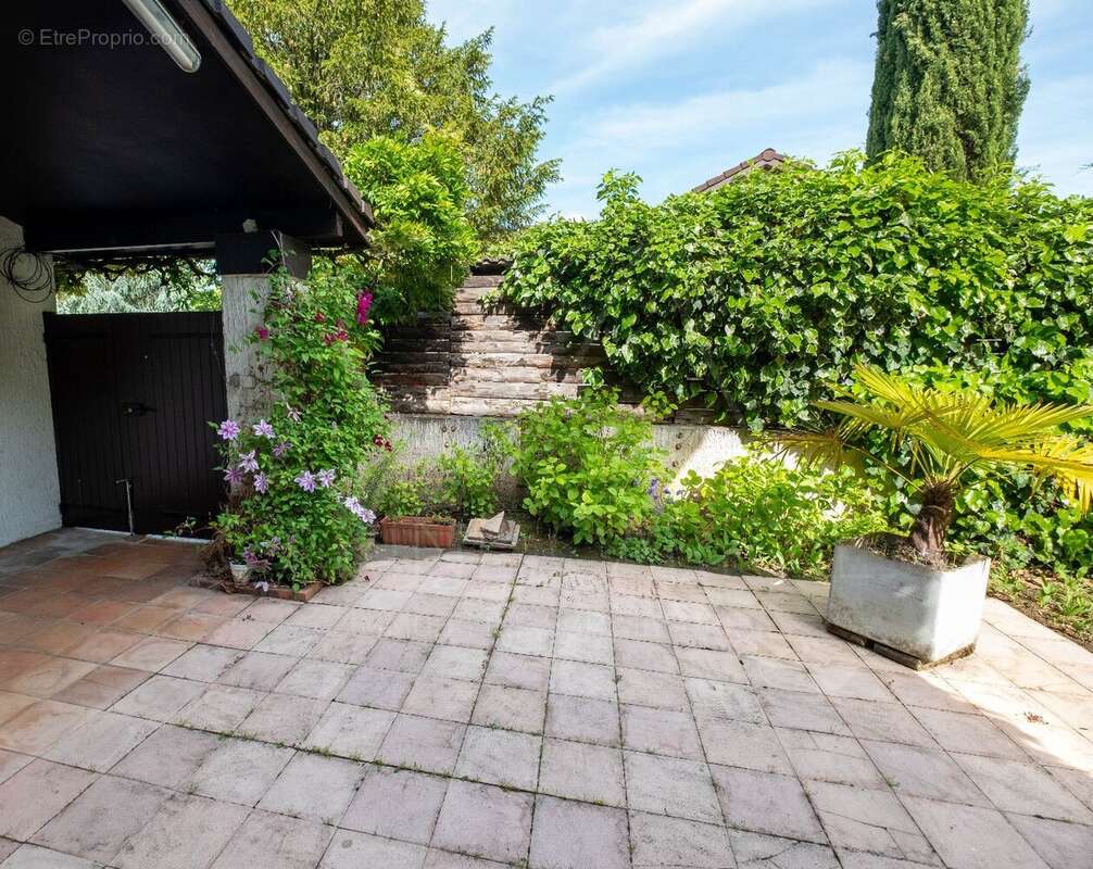 Maison à CHARBONNIERES-LES-BAINS