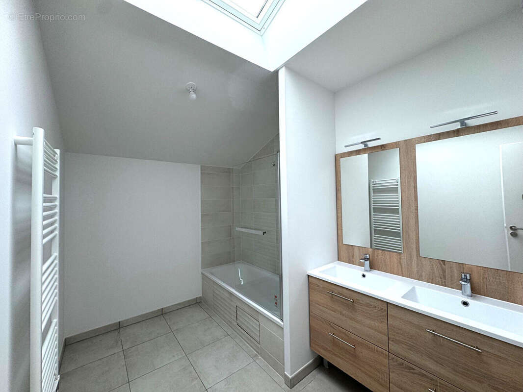 Appartement à BRUGUIERES