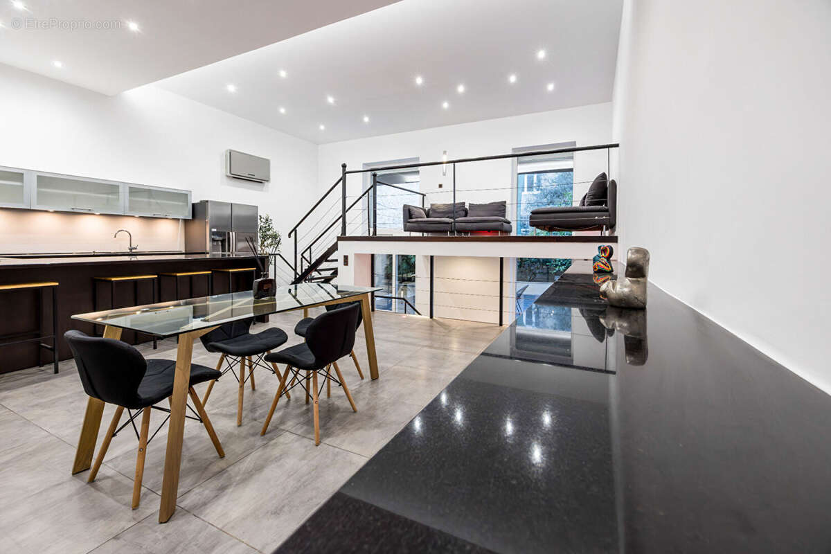 Appartement à MARSEILLE-6E