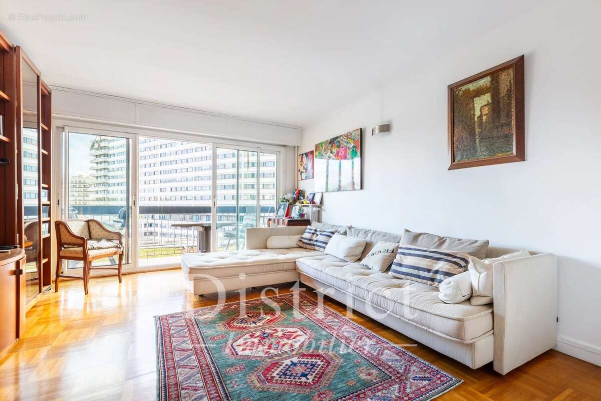 Appartement à PARIS-15E