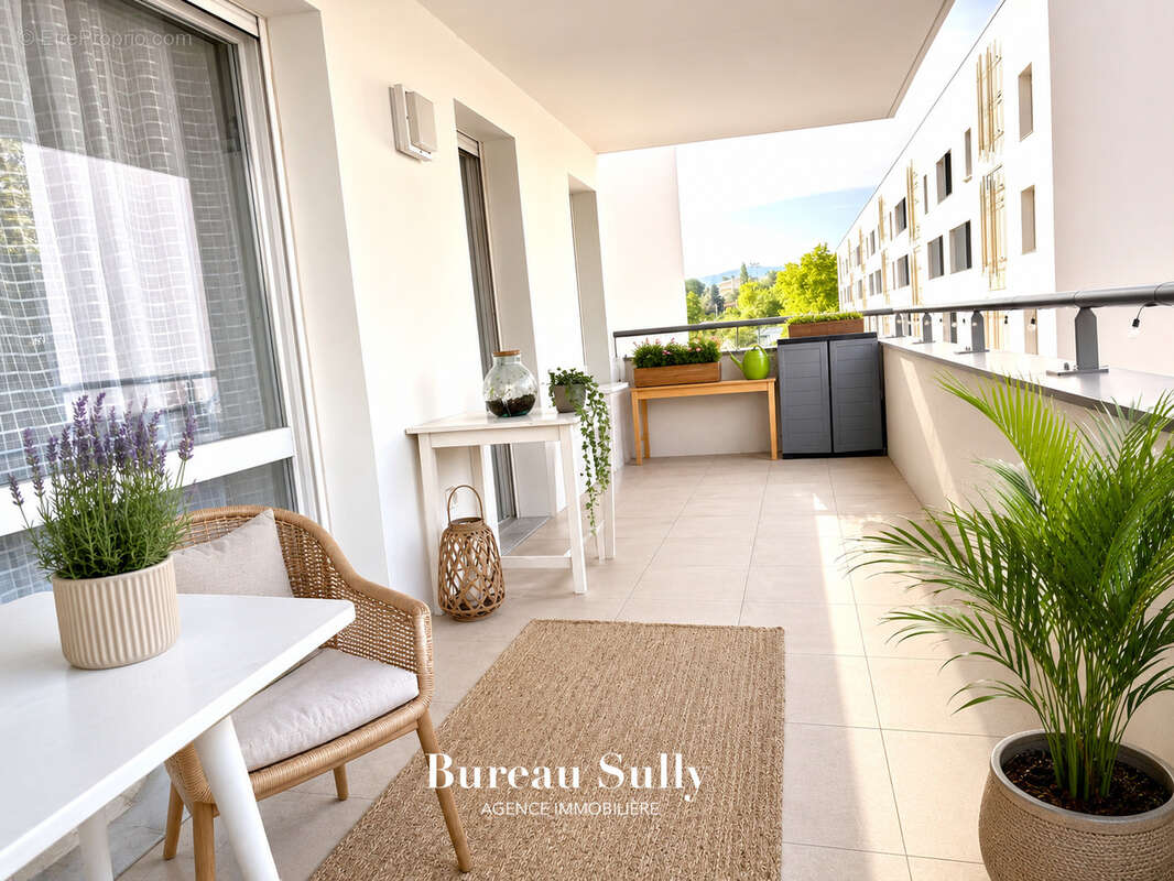 Lyon 69009  face clinique de la Sauvegarde Appartement  T3  64 m2 terrasse de 14,75 m2 vue dégagée garage rési - photo 2