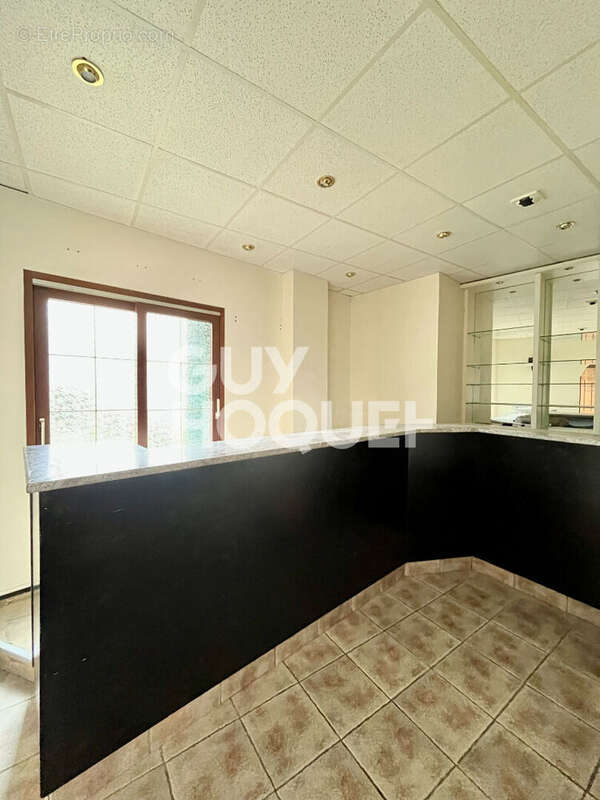 Commerce à AIX-LES-BAINS