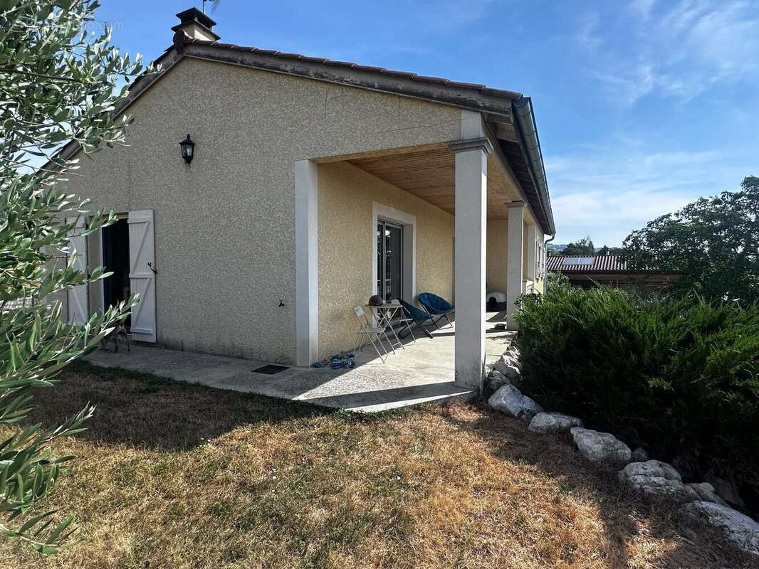 Maison 95 m² à La Cote-Saint-Andre  - photo 3