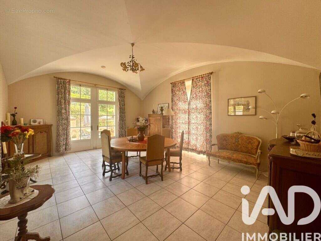 Maison 313 m² à Lerne  - photo 6