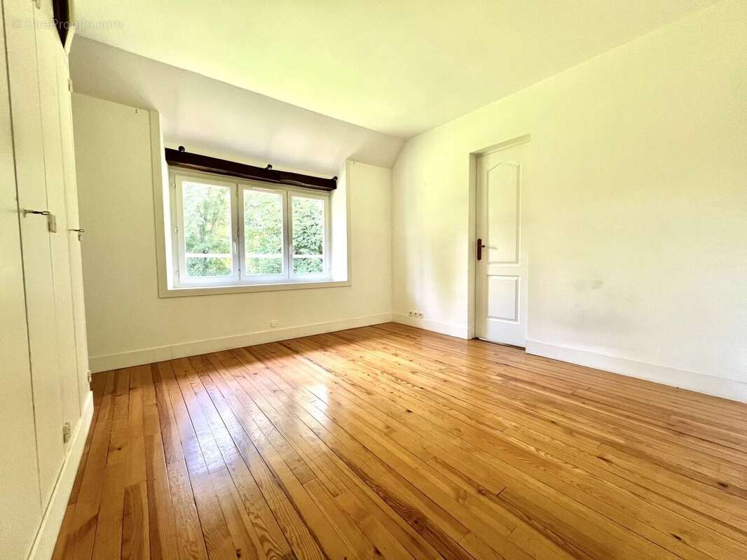 Appartement F4 de 118 m2 avec Parking, Piscine, Tennis - photo 6