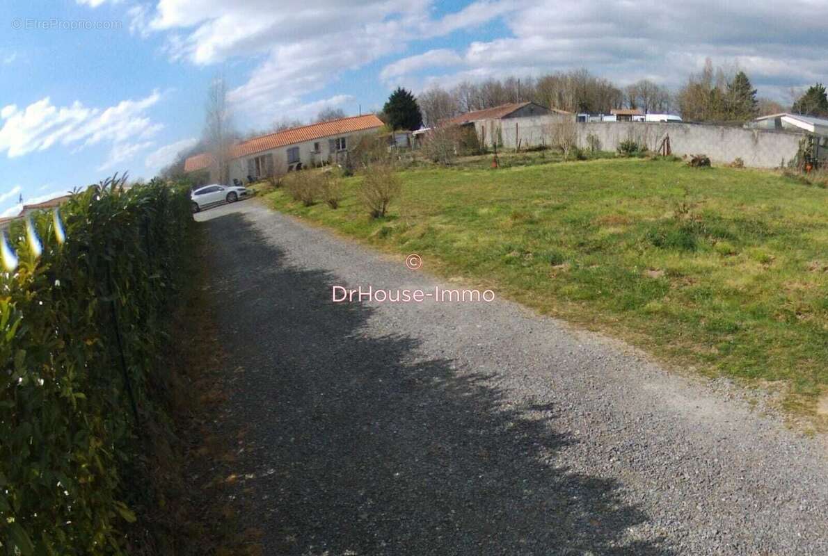 Terrain à LA LIMOUZINIERE