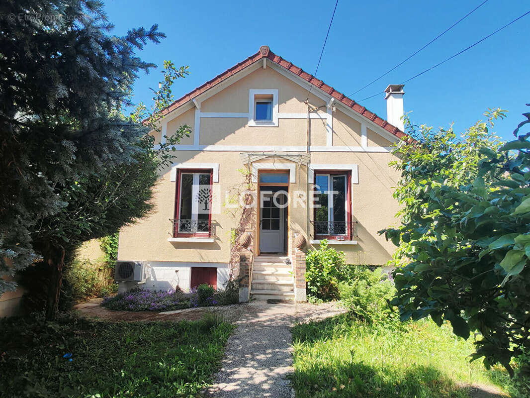 Maison à SAVIGNY-SUR-ORGE
