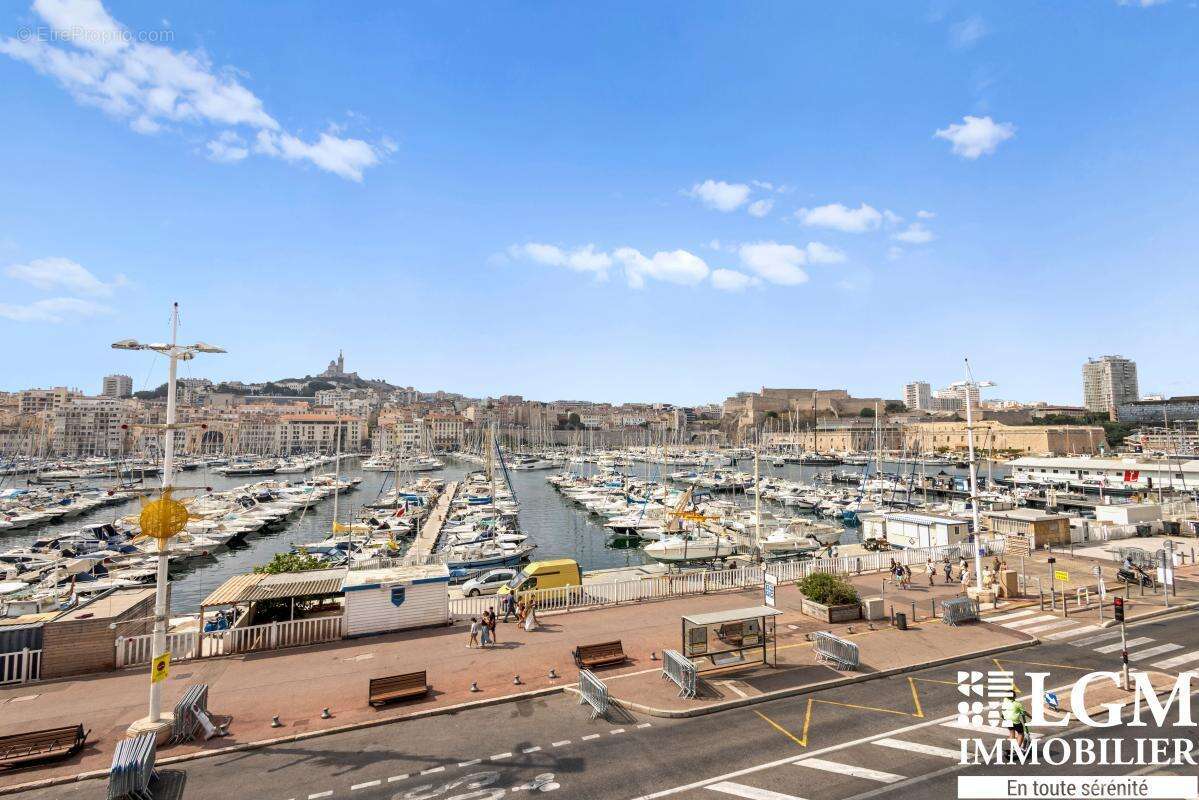 Marseille Vieux-Port – Appartement T3 traversant avec vue panoramique exceptionnelle - photo 2