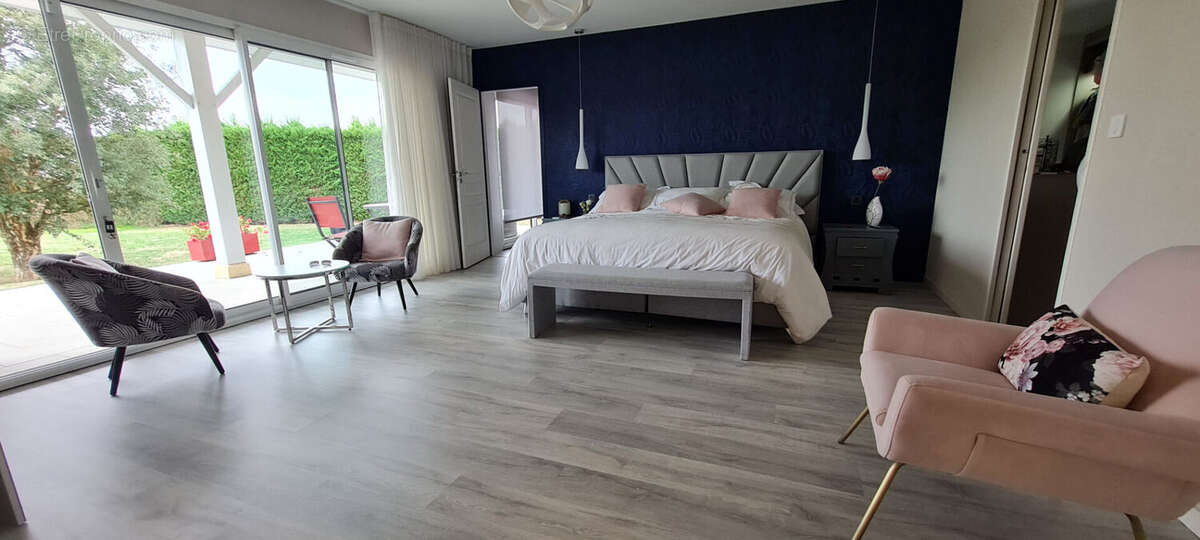 Maison à LAROQUE-TIMBAUT