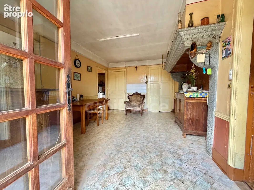 Maison en pierre de 150 m2, 4 chambres, terrain de 2 000 m2 + 9 383 m2 en fermage, combles aménageables de 75 m2, puits, garage  - photo 14