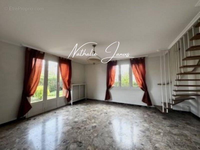 Maison à CHILLY-MAZARIN