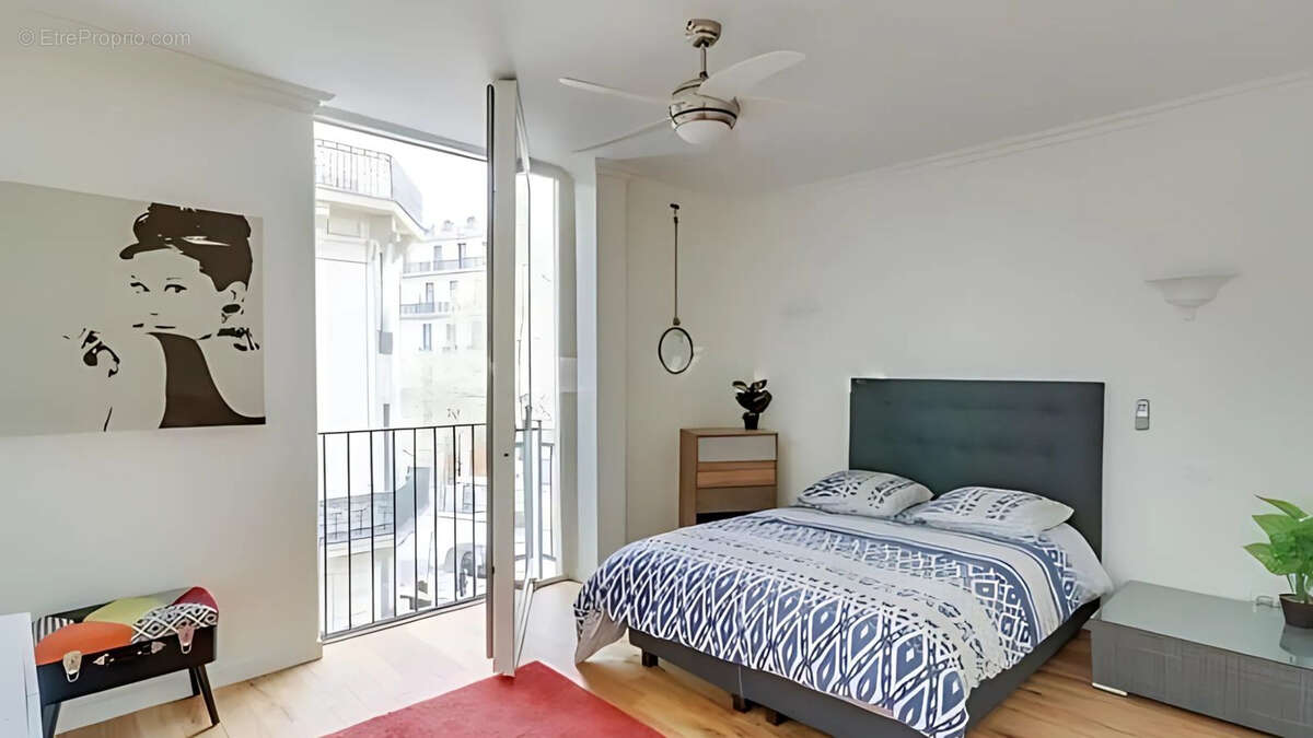 Appartement à PARIS-16E