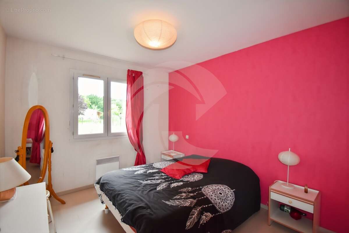 Maison 93 m² à Saint-Etienne-De-Tulmont  - photo 6