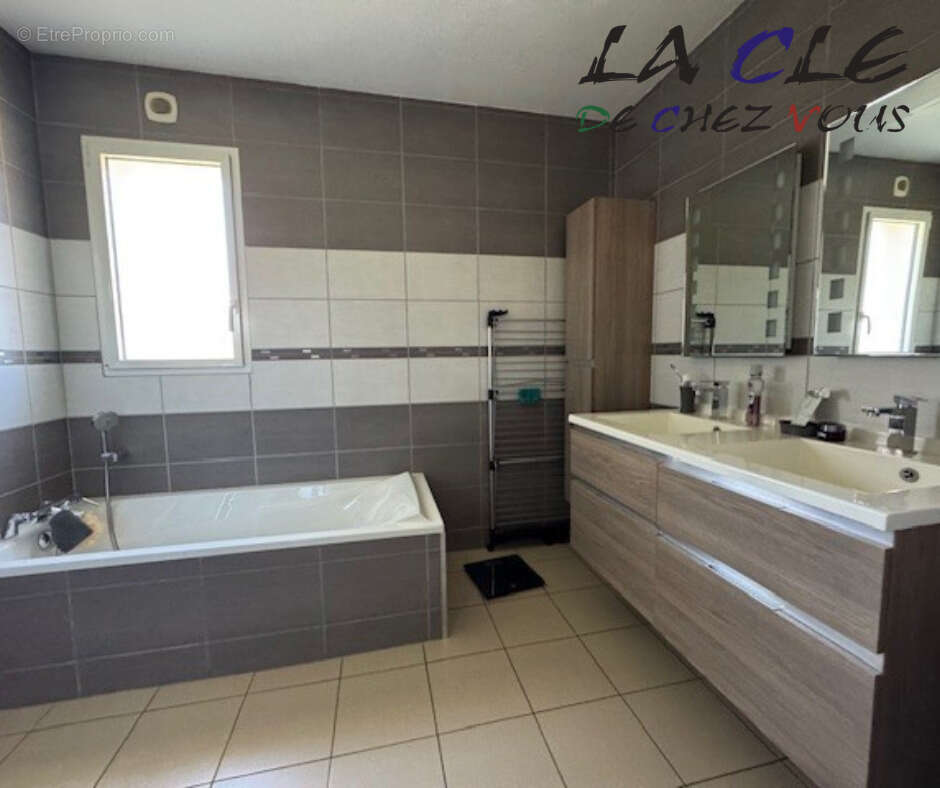 Maison à PUY-DE-SERRE