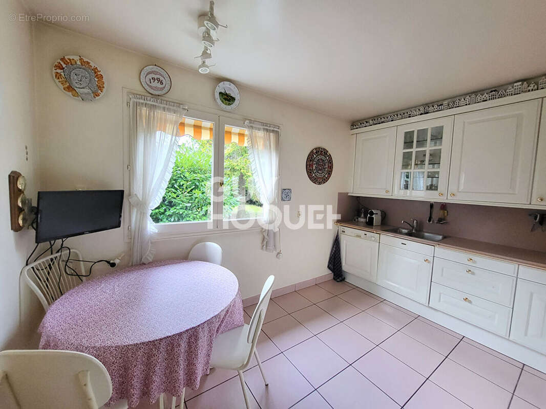 Maison à LA CELLE-SAINT-CLOUD