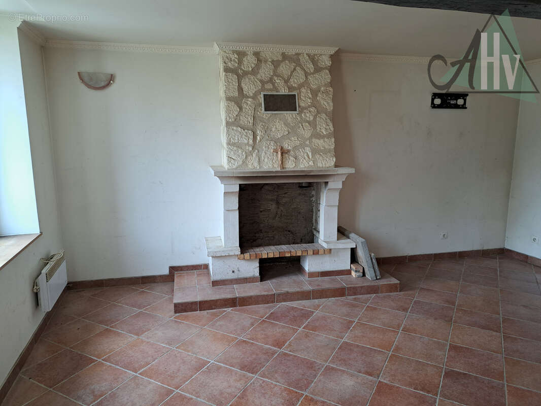 Maison à VILLENEUVE-LA-GUYARD