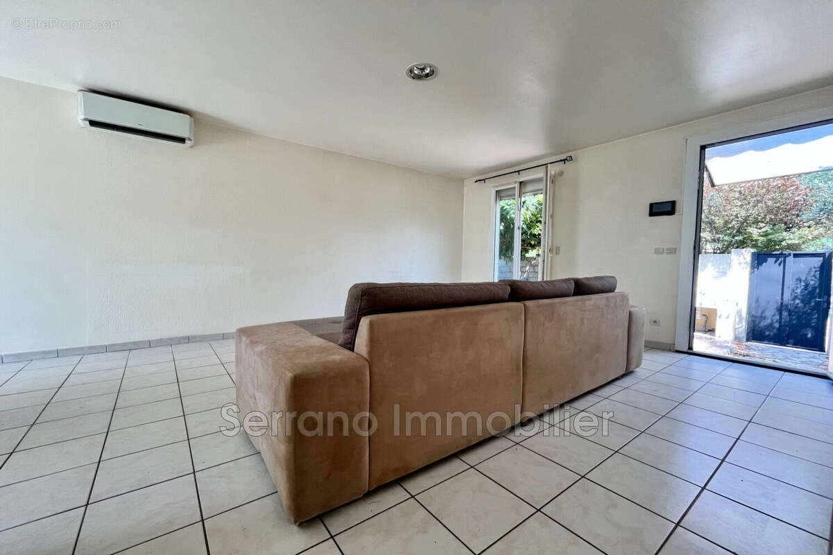 Maison 74 m² à Beaucaire  - photo 4