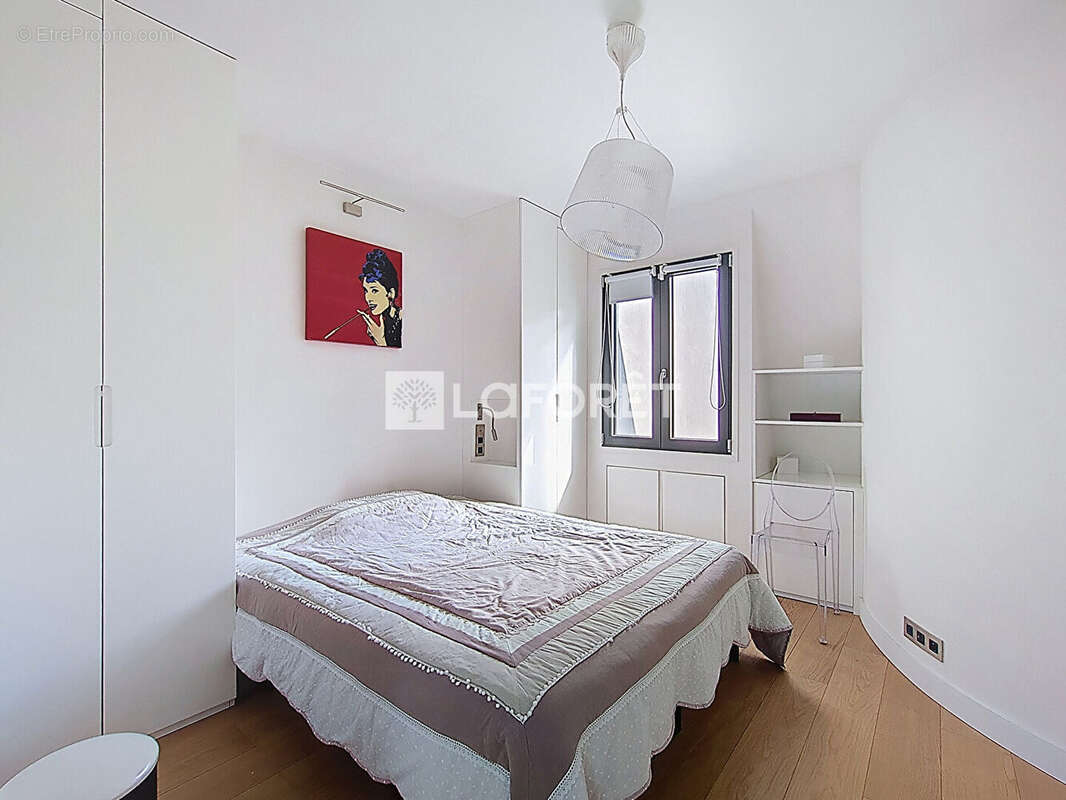 Appartement à PARIS-8E