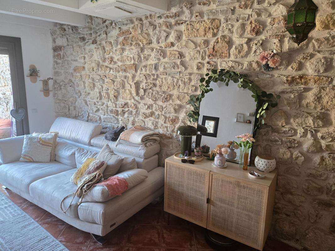 Très belle et agréable maison de village avec terrasse à LIOUC - photo 2