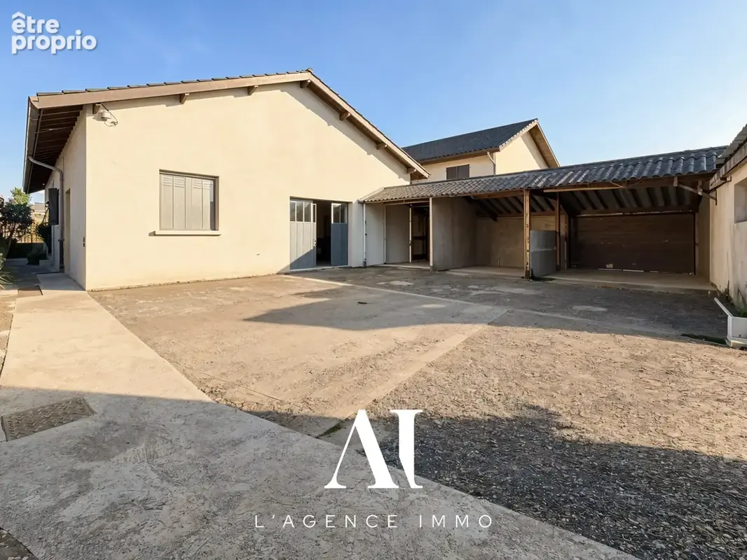 Maison 110 m² à Peronnas  - photo 2