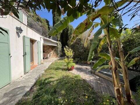 Maison à EZE