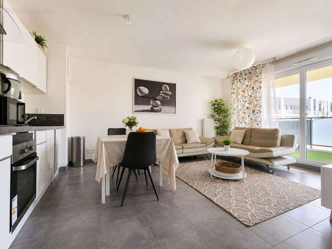  EXCLUSIVITÉ  Superbe T3 avec grande terrasse , garage fermé  et résidence de standing à Montpellier Sud - photo 4