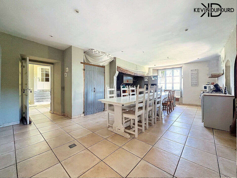 Maison à SAINT-PIERRE-SAINT-JEAN