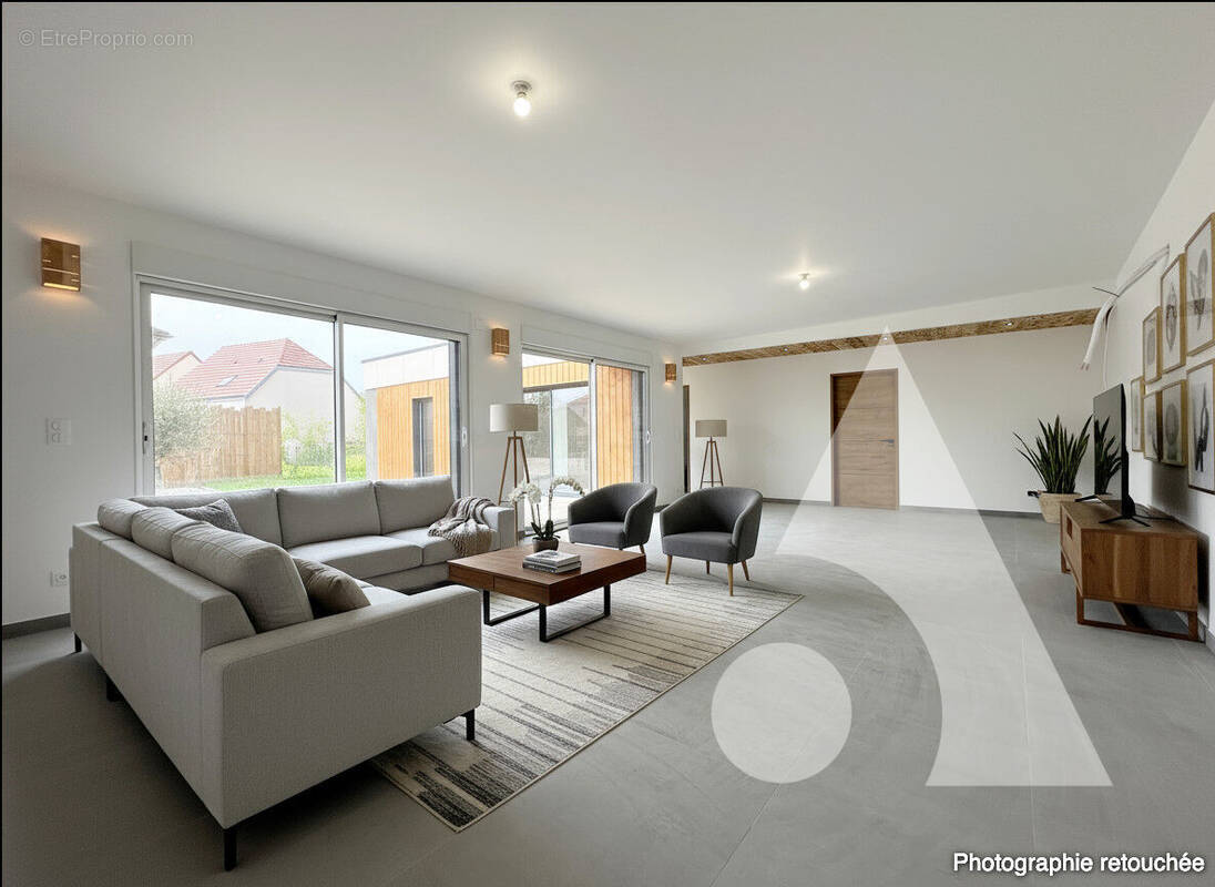 Maison à SAINTE-SAVINE