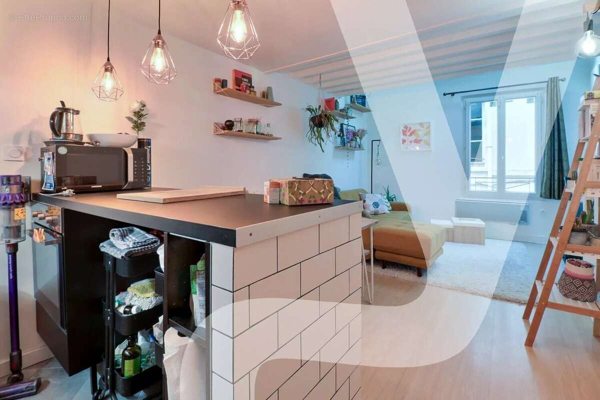 Appartement à PARIS-11E