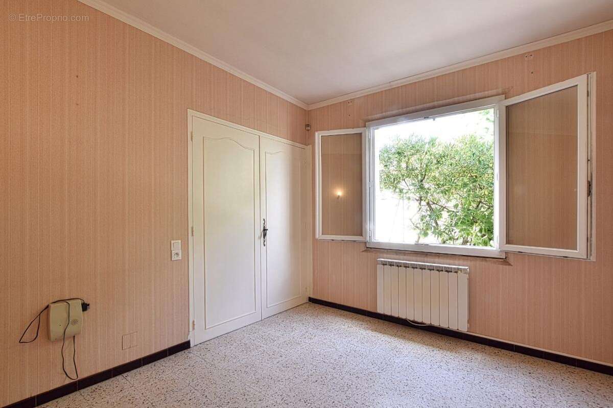 À 5 minutes de Gignac, villa de plain-pied dans un environnement paisible !!! SOUS OFFRE D'ACHAT ACCEPTÉE !!! - photo 11
