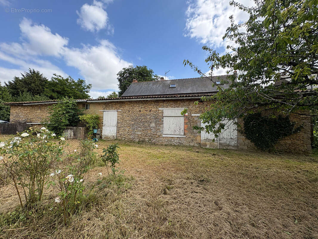 Maison à THOUARCE