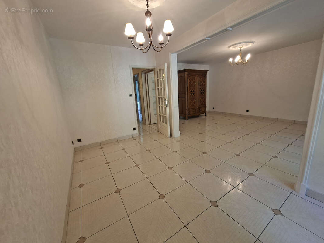 Appartement T4 de 88 m2 avec terrasse et vue sur le parc - photo 9