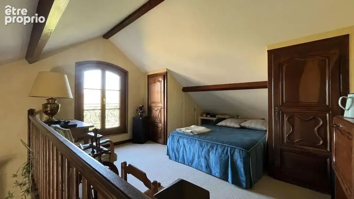 Maison de 168 m² en centre bourg - photo 7