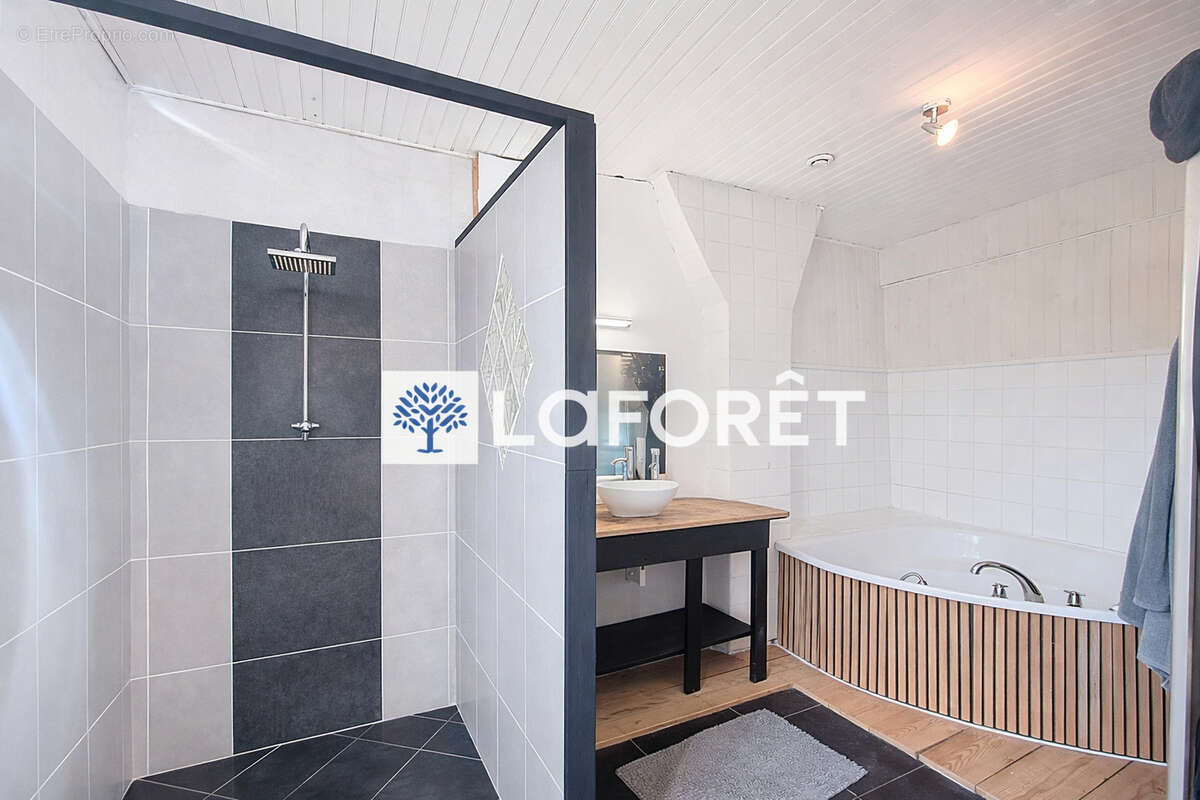 Maison à JOUY-LE-CHATEL