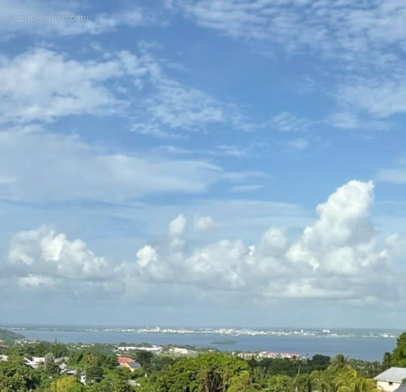 Maison à PETIT-BOURG