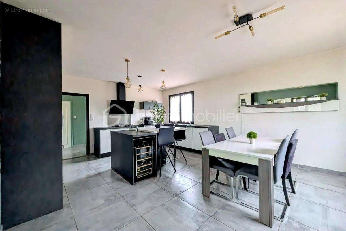 Maison familiale – 6 chambres – un cadre de vie idéal ! - photo 3