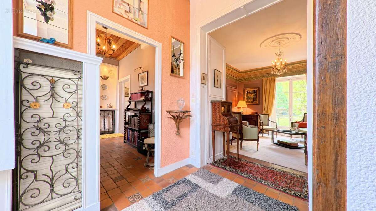 Maison à CHEVRY-COSSIGNY