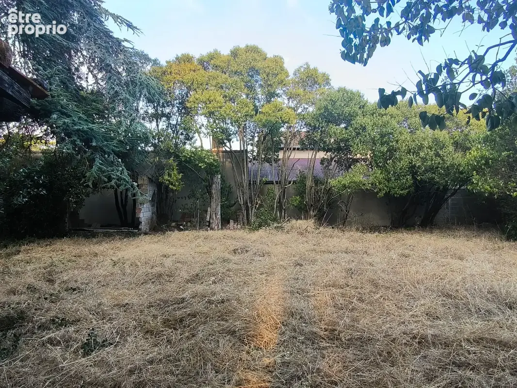 À Bram (11), maison en pierres apparentes à aménager sur un beau terrain de 3300 m2 constructible. - photo 7