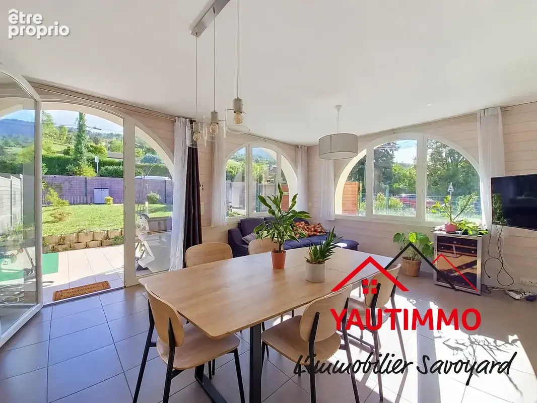 LUCINGES   T2 de 48 m2 habitables avec jardin, terrasse, garage et 3 stationnements - photo 5