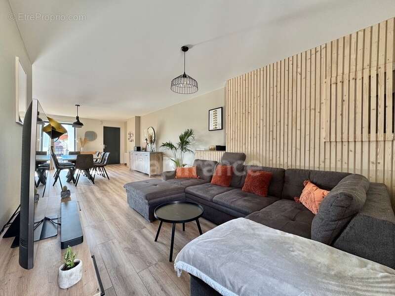 Appartement à LE COTEAU