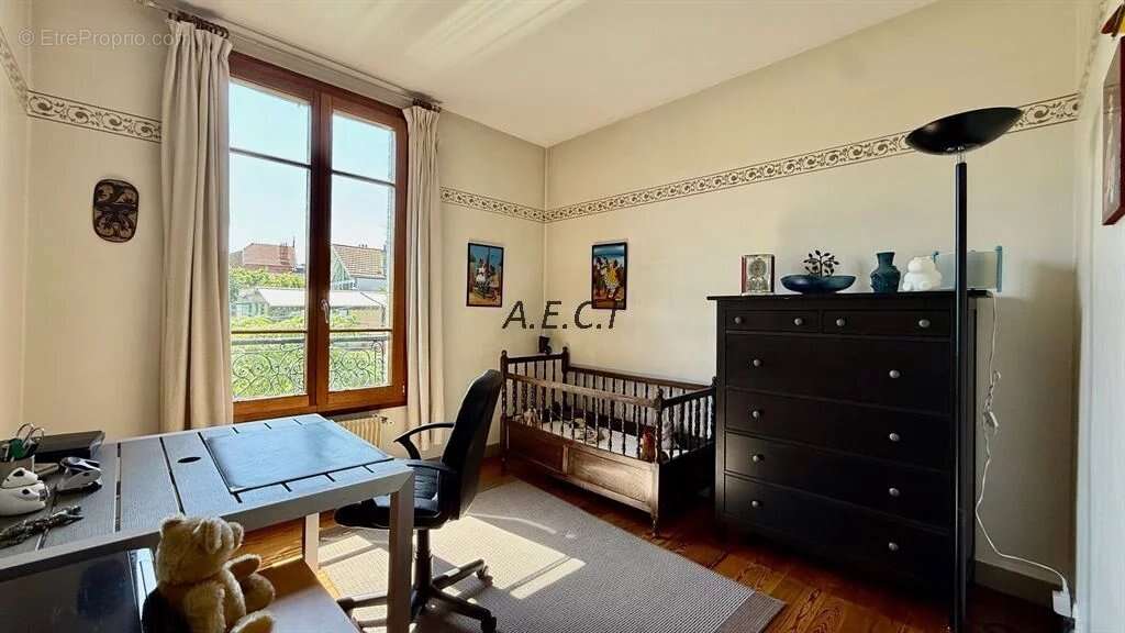 Maison à ASNIERES-SUR-SEINE