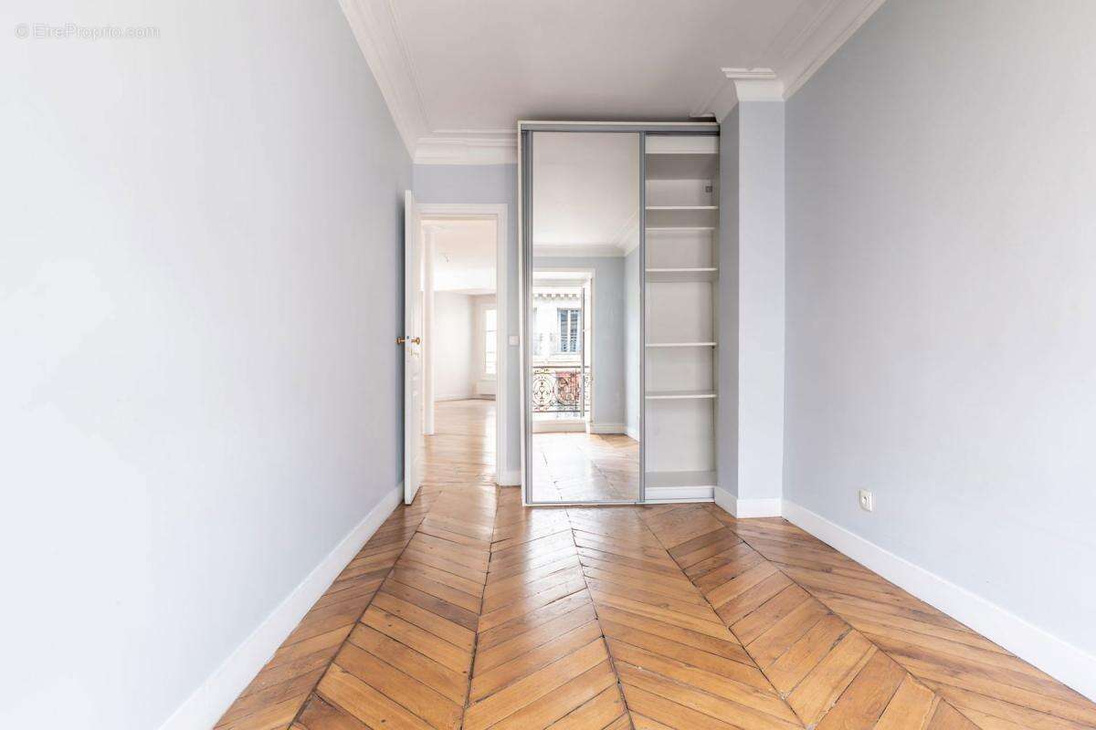 Appartement à PARIS-3E