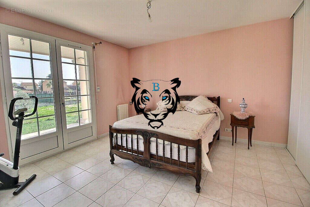 Maison à LE MUY