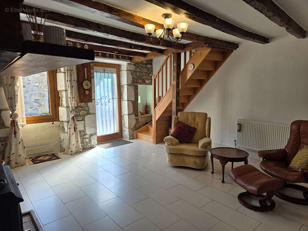 HAUTE-VIENNE - Charmante propriété en pierre rénovée, prête à être habitée - photo 3