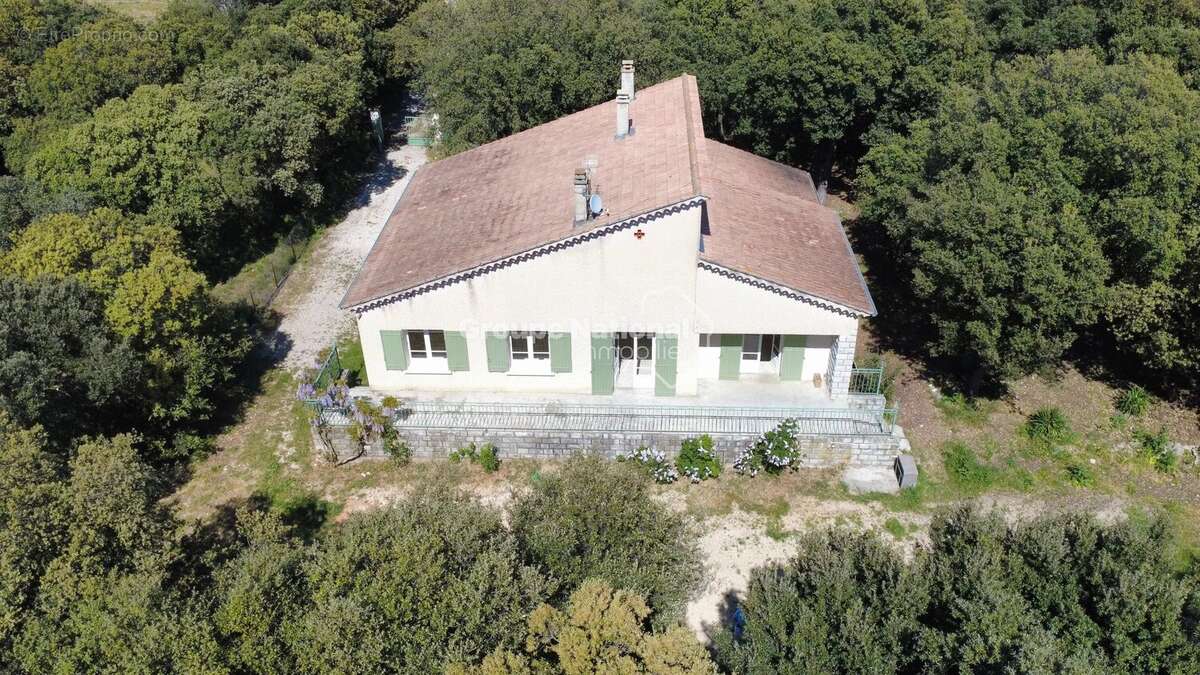 Maison à PERNES-LES-FONTAINES